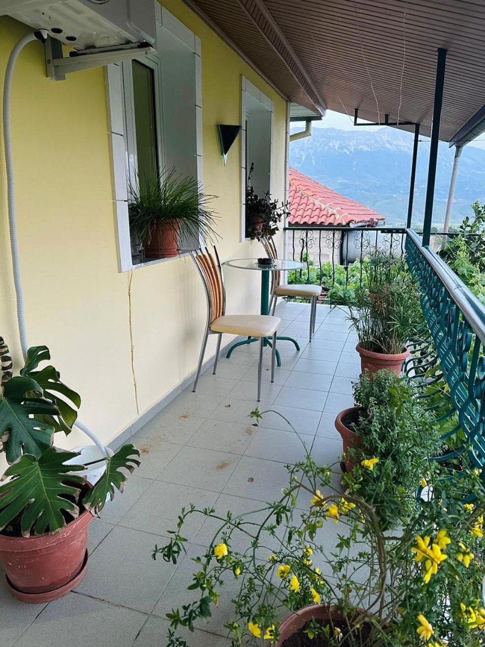 Geri Guesthouse Gjirokastra Kültér fotó