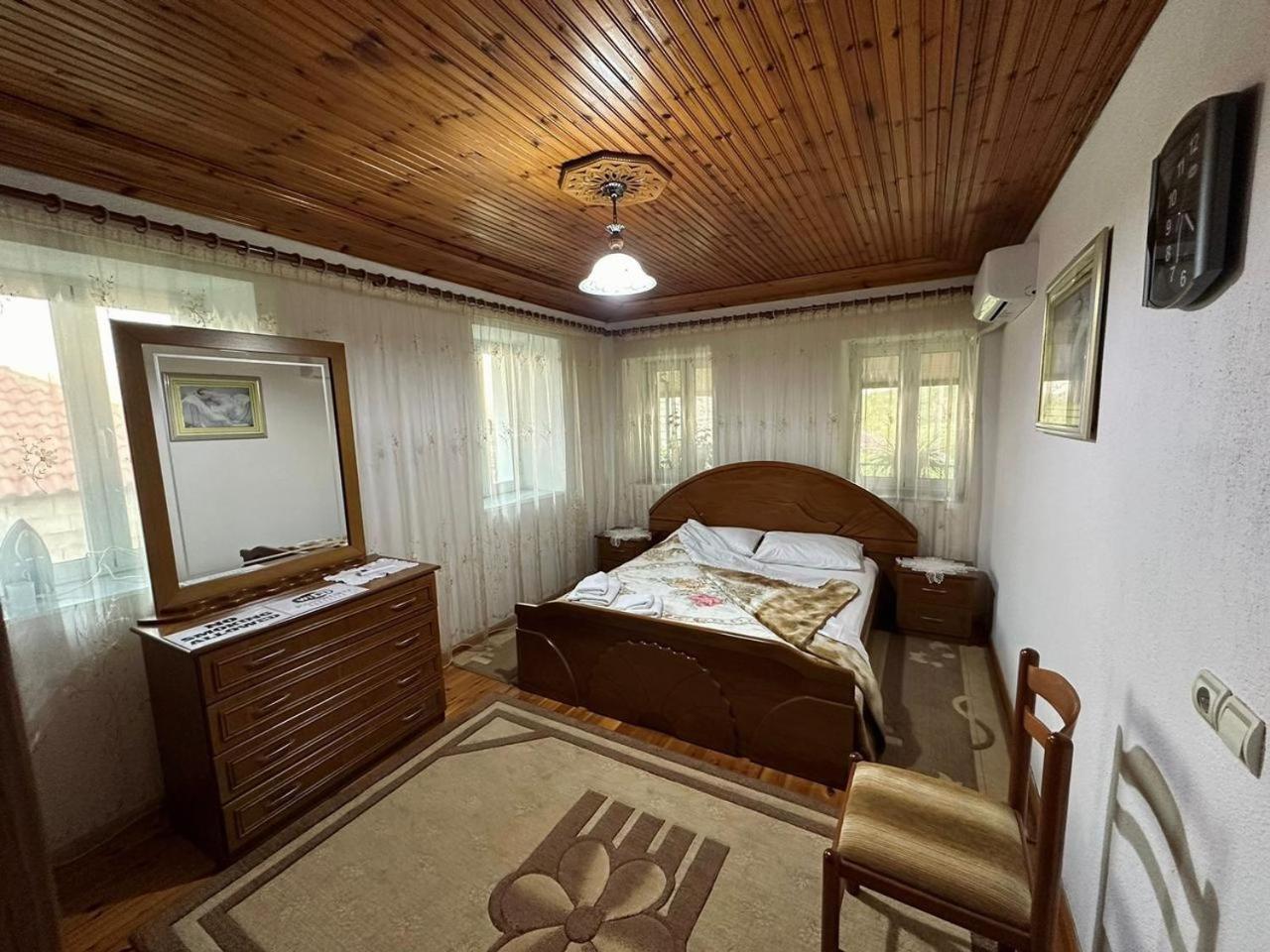 Geri Guesthouse Gjirokastra Kültér fotó